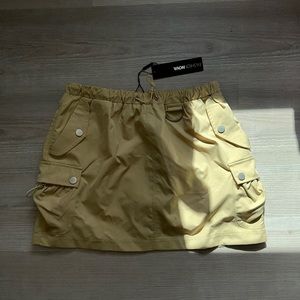 FASHION NOVA- Cargo skirt